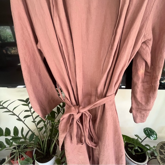 Parachute Women’s Linen Robe - Picture 4 of 4